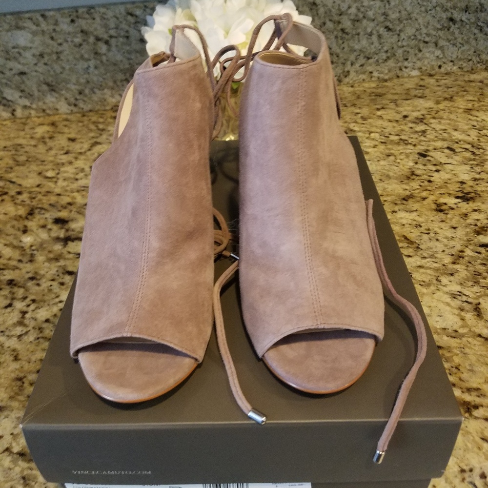 Vince Camuto Heels Sz 9 1/2